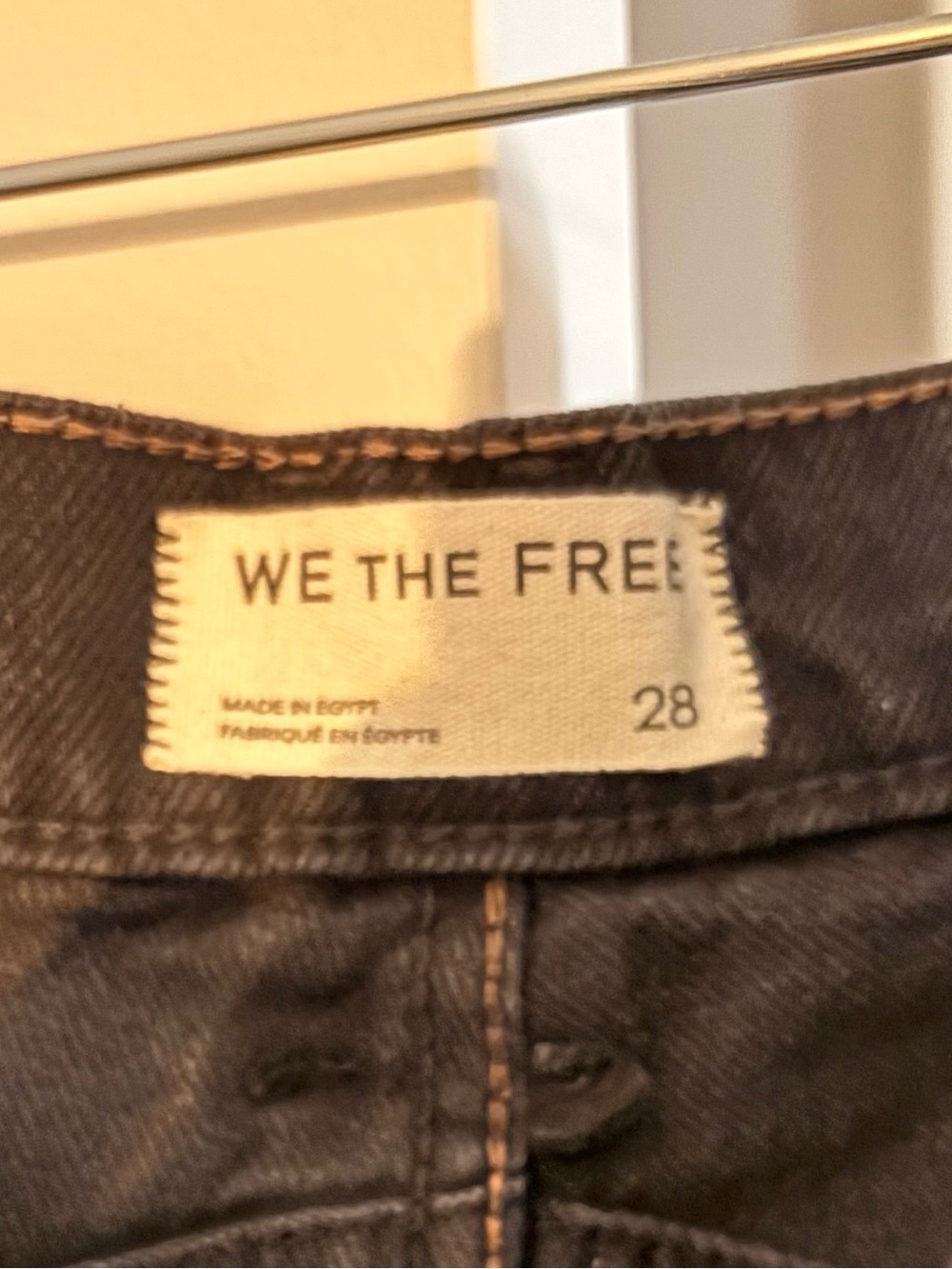 We the Free Barrel leg jeans. Black. Size 28 - Picture 5 of 6